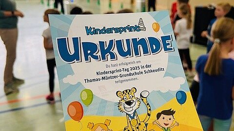 Kindersprint Übergabe Urkunde an Grundschule Th-Müntzer