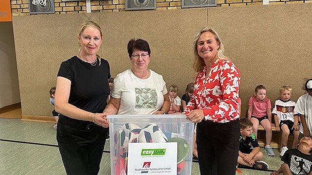 Kindersprint Foto Übergabe Sportkiste Grundschule Th-Müntzer