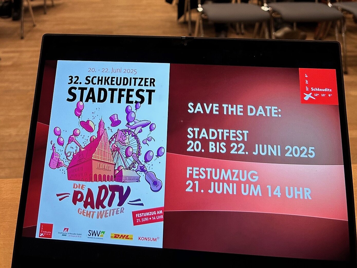 Ein Computer mit der Präsentation der Schkeuditzer Stadtfestes